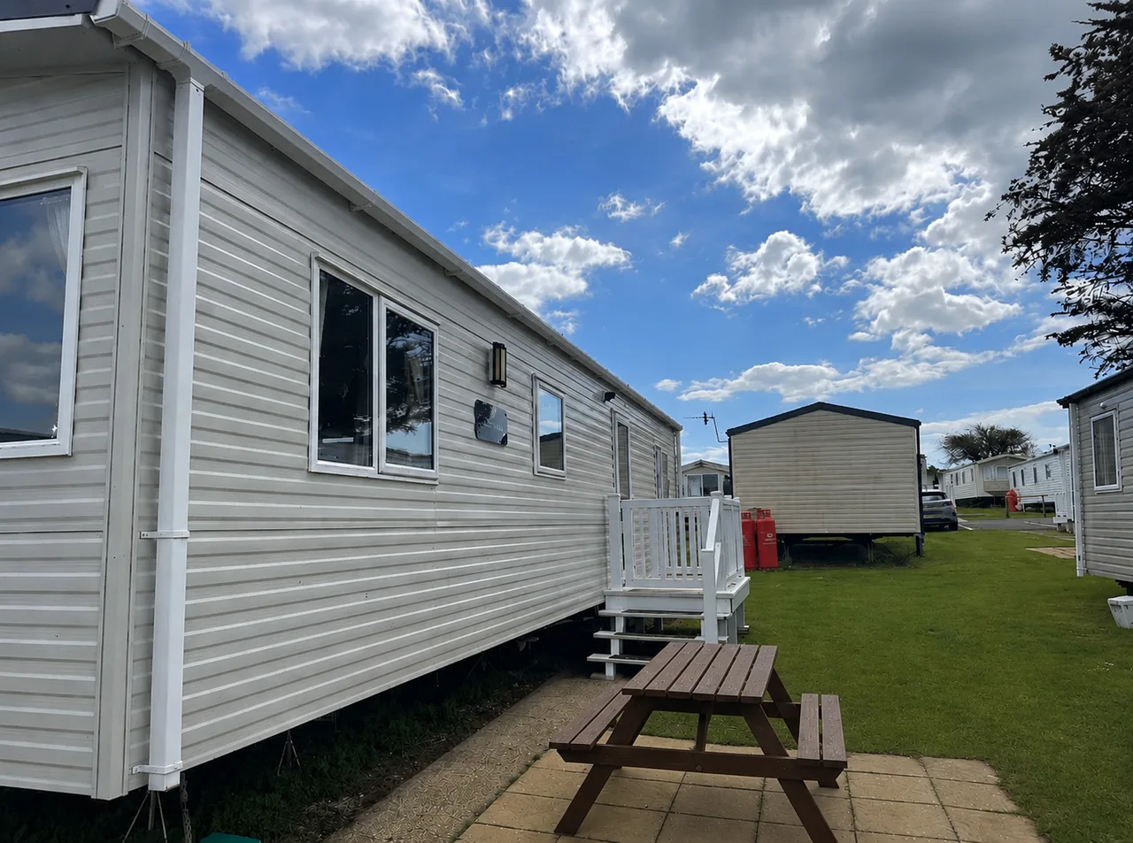 Sunshine & Sandcastles Retreat — caravan photograph 1