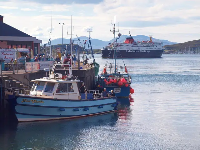 Argyll & Bute — Oban Harbour (5000703437)