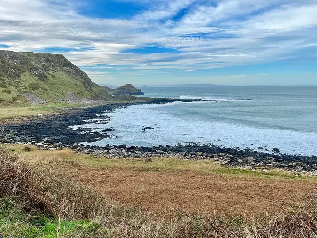 Causeway Coast — Giant’s Causeway Shore 01