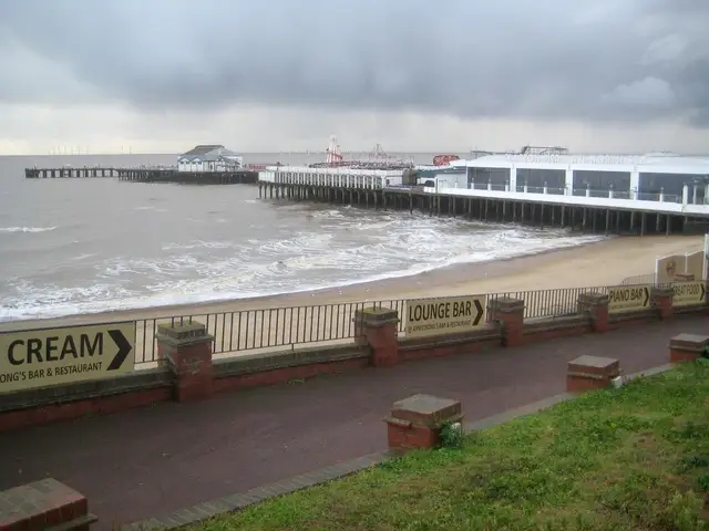 Essex coast — Clacton-on-Sea, Clacton Pier (1) - geograph.org.uk - 5963619
